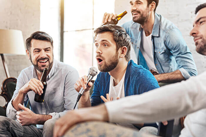 歌が下手な人でも必ず上達できる5つの方法!まずはなぜ歌が下手なのか原因を知ることから始めよう!